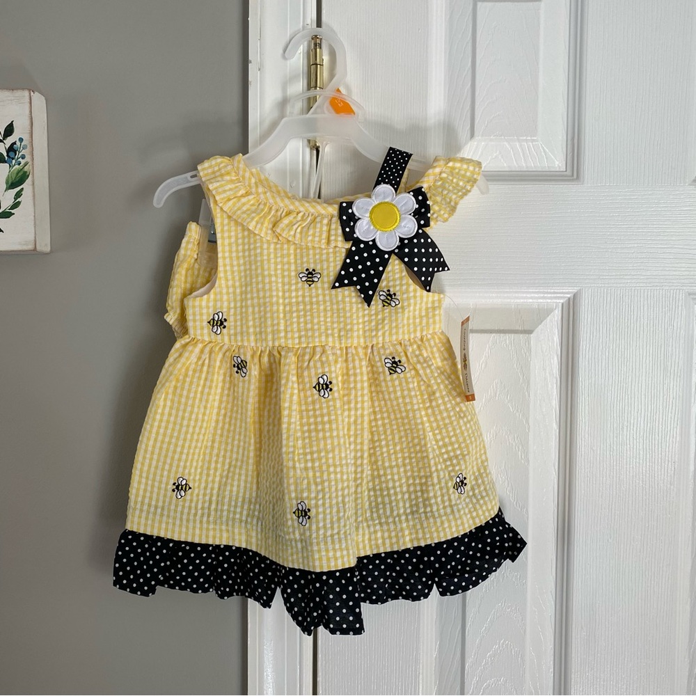 Counting Daisies Seer Sucker Bumble Bee Dress Yellow White Black Baby Girl 12 M